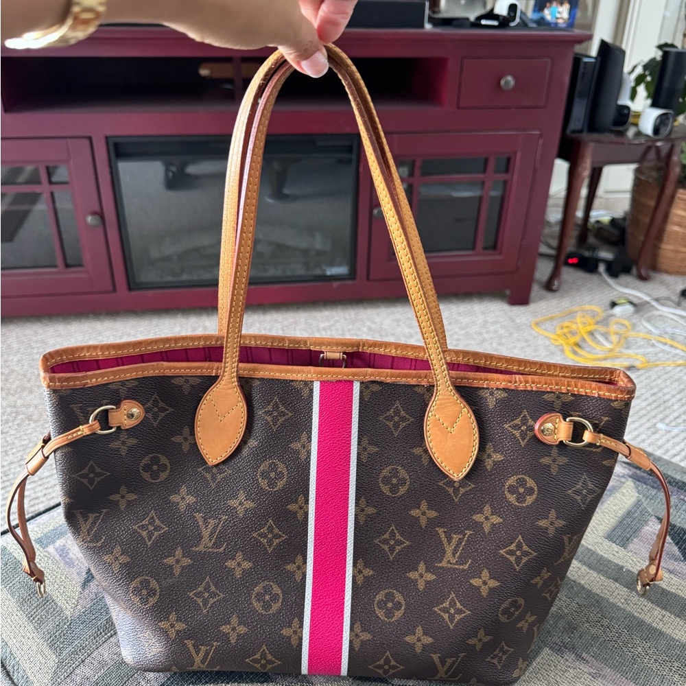 LOUIS VUITTON MONOGRAM NEVERFULL PM TOTE HANDBAG - HAS Painted INITIALS H.M